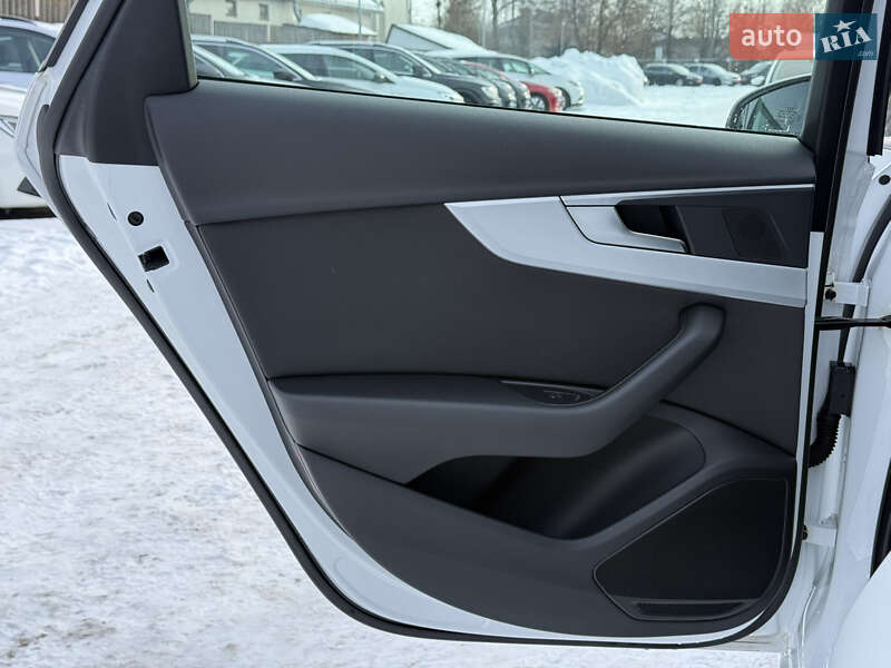 Универсал Audi A4 2017 в Луцке