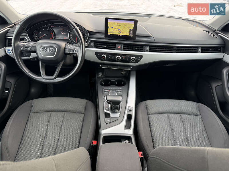 Универсал Audi A4 2017 в Луцке