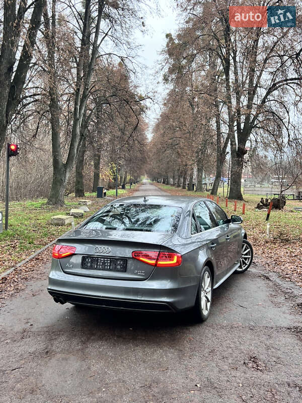 Седан Audi A4 2014 в Киеве