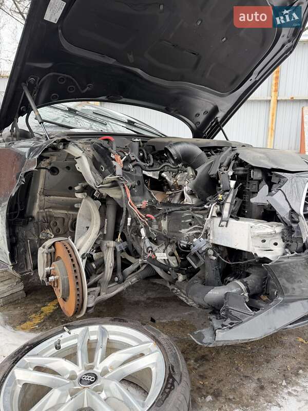 Седан Audi A4 2020 в Дніпрі