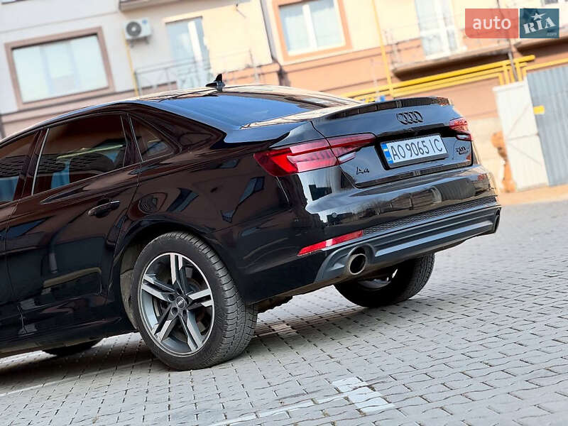 Седан Audi A4 2017 в Киеве