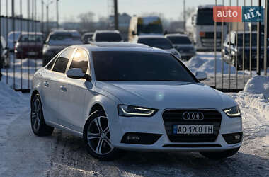 Седан Audi A4 2011 в Ужгороді