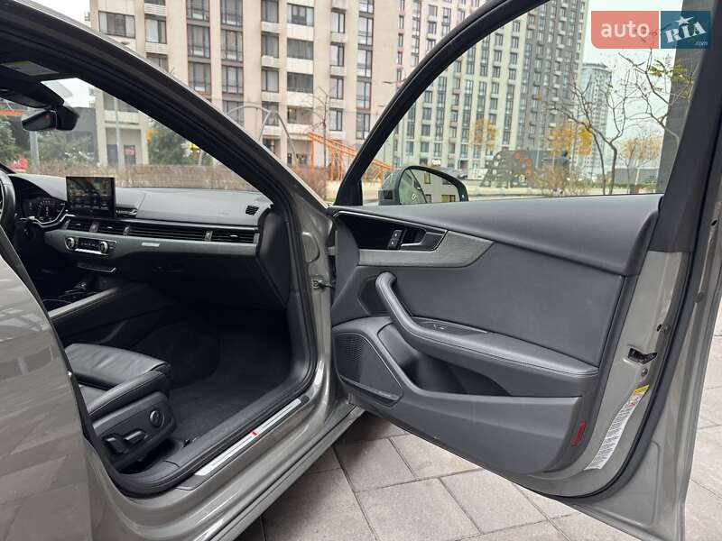 Седан Audi A4 2022 в Киеве