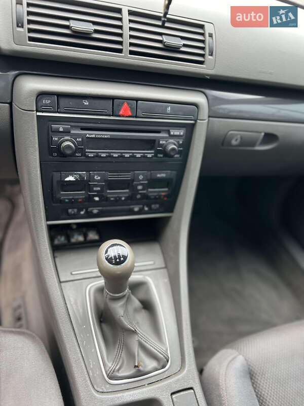 Седан Audi A4 2001 в Львове