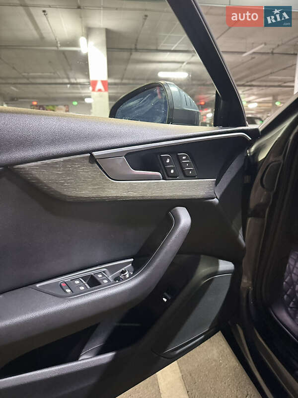 Седан Audi A4 2017 в Одессе