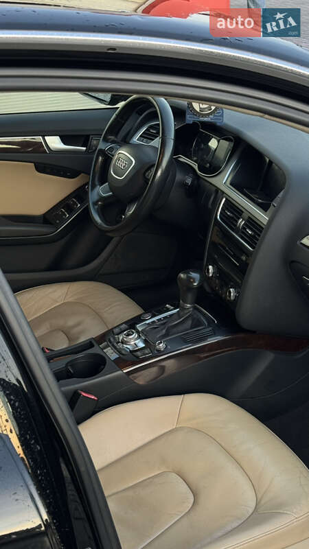 Седан Audi A4 2012 в Нововолынске