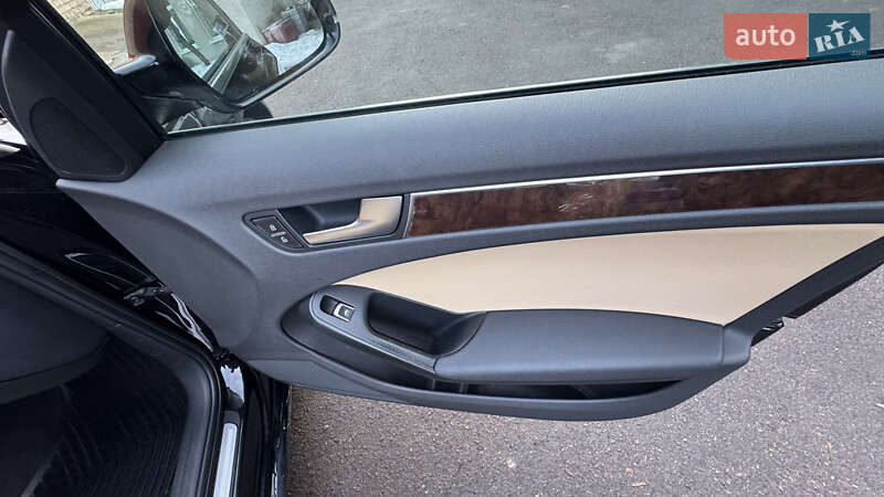 Седан Audi A4 2012 в Нововолынске