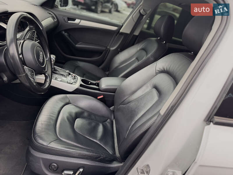 Седан Audi A4 2016 в Самборі