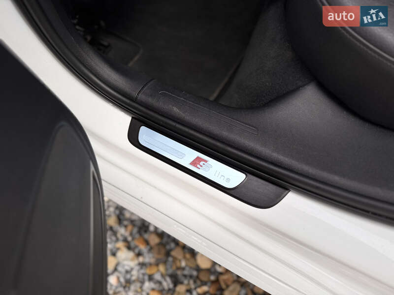 Седан Audi A4 2016 в Самборі