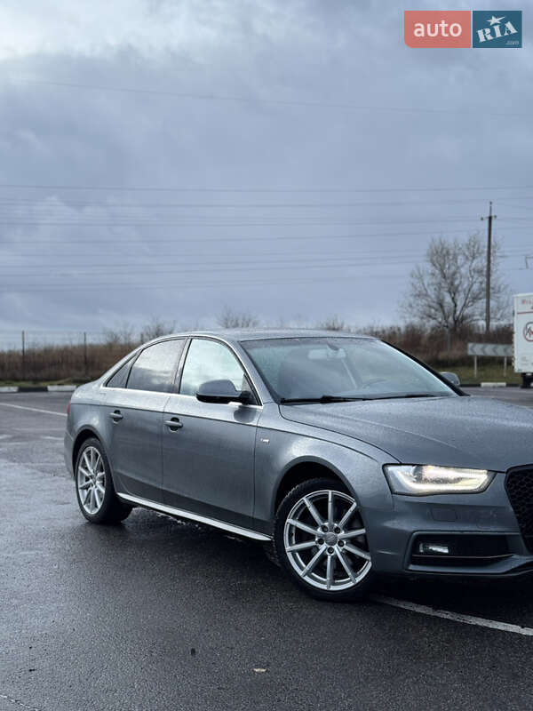 Седан Audi A4 2014 в Ровно