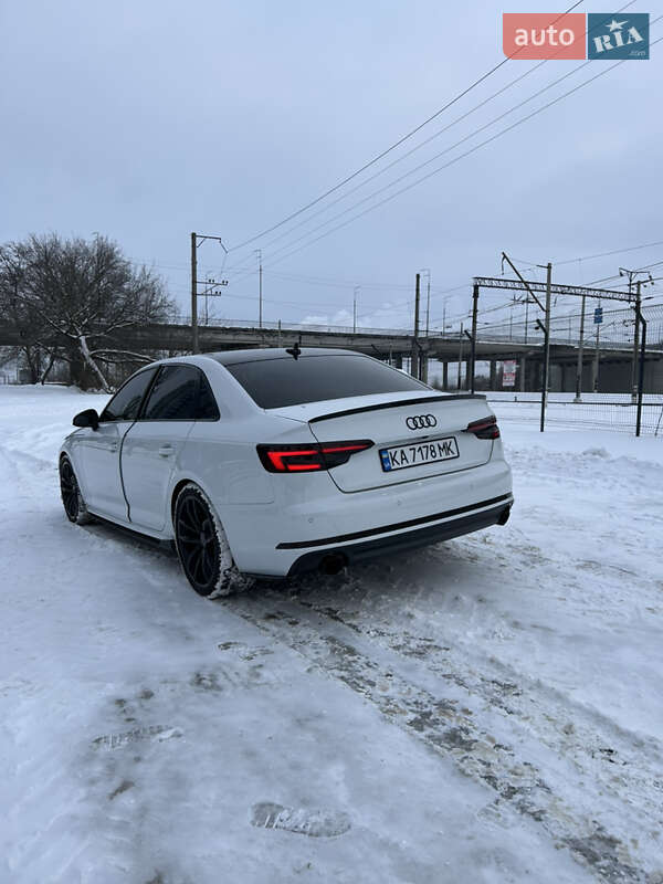 Седан Audi A4 2016 в Киеве