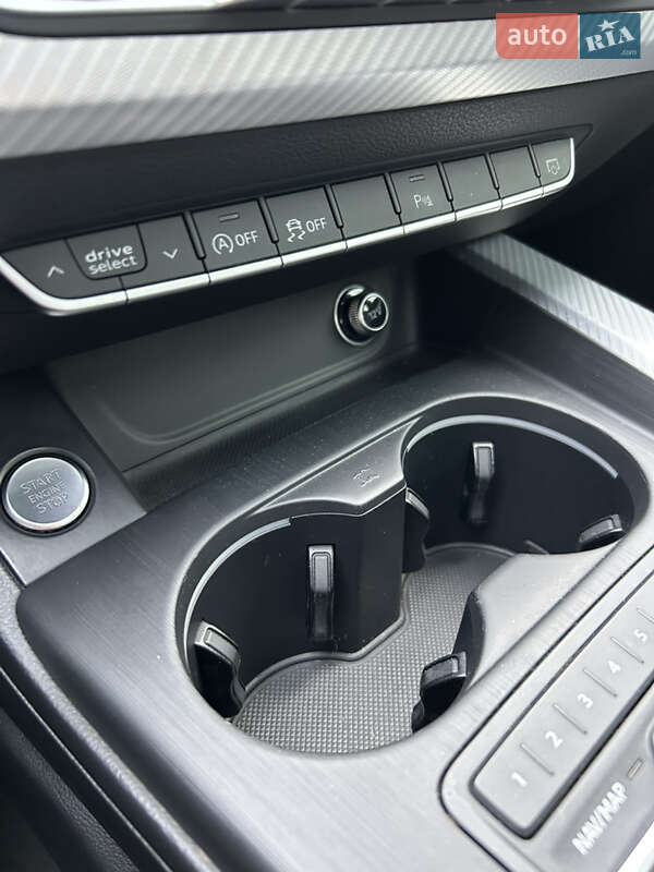 Седан Audi A4 2016 в Киеве