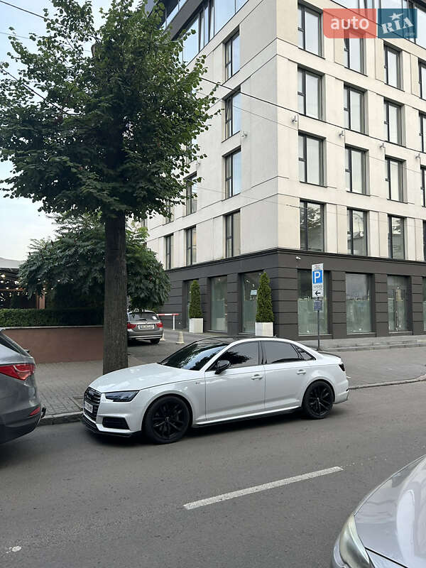 Седан Audi A4 2016 в Киеве
