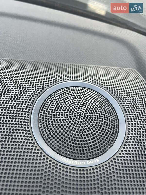 Седан Audi A4 2015 в Львове