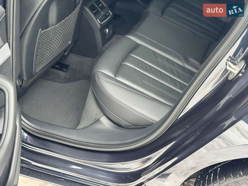 Седан Audi A4 2018 в Вінниці