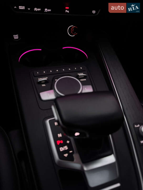 Седан Audi A4 2016 в Киеве