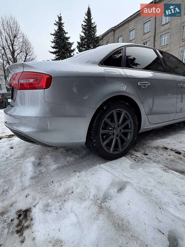 Седан Audi A4 2015 в Києві