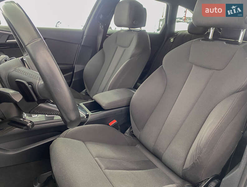 Универсал Audi A4 2018 в Львове