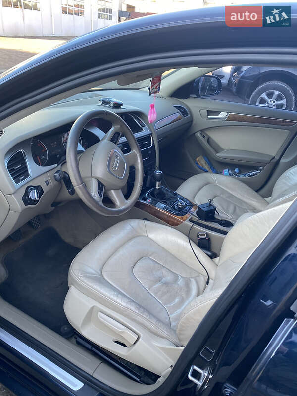 Седан Audi A4 2011 в Новояворовске фото 21 Седан Audi A4 2011 в Новояворовске