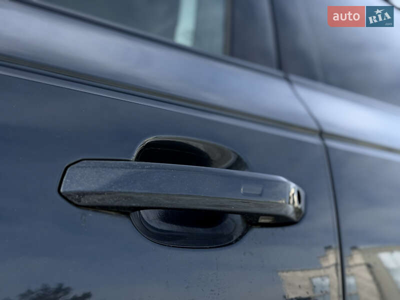 Седан Audi A4 2019 в Львове