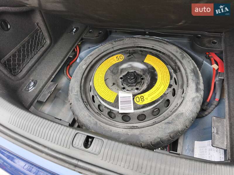 Седан Audi A4 2016 в Днепре