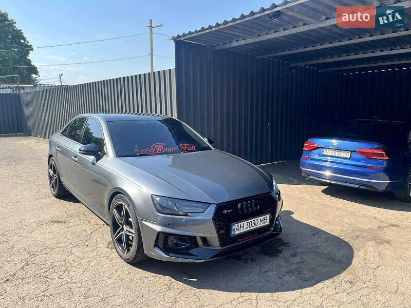 Седан Audi A4 2016 в Царичанці
