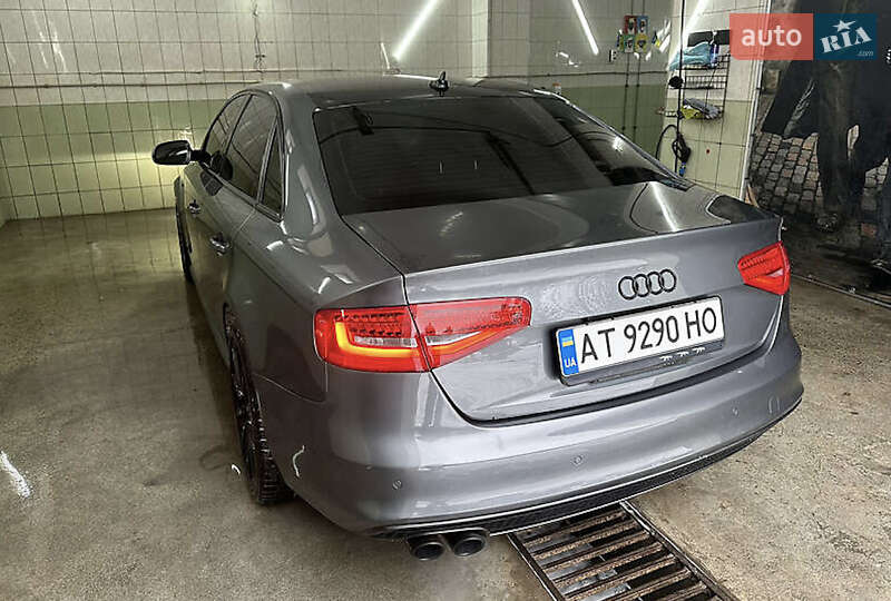 Седан Audi A4 2013 в Львові