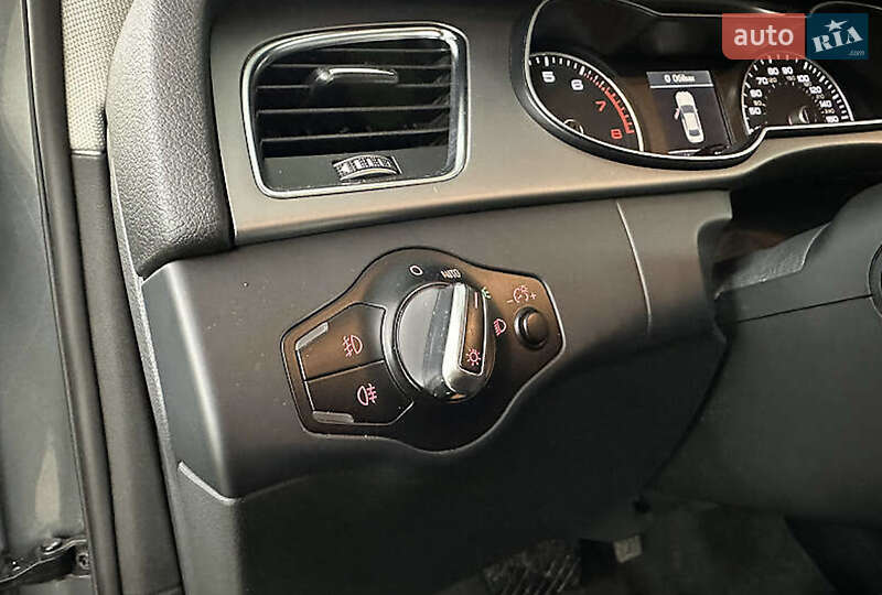 Седан Audi A4 2013 в Львові