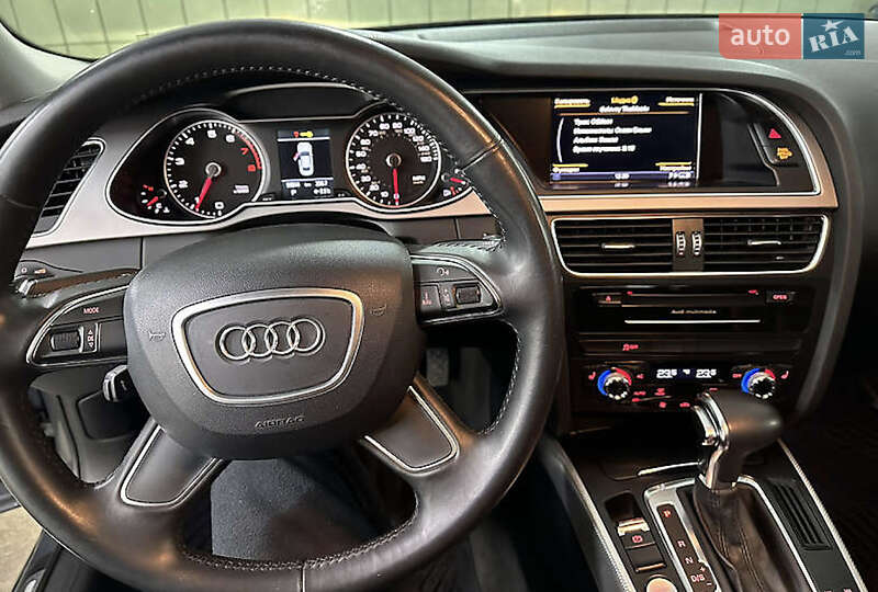 Седан Audi A4 2013 в Львові
