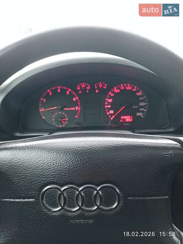 Седан Audi A4 1994 в Кременчуге