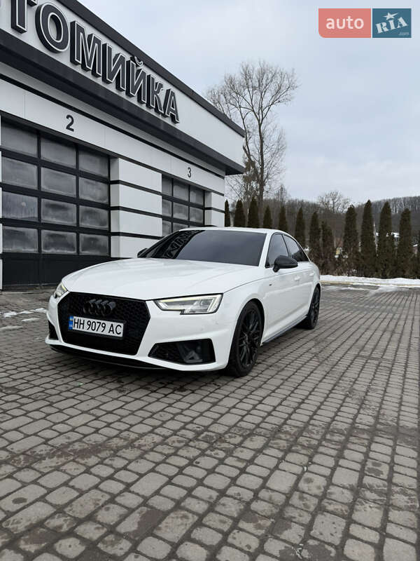 Седан Audi A4 2019 в Львові