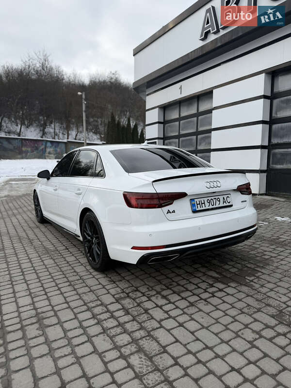 Седан Audi A4 2019 в Львові