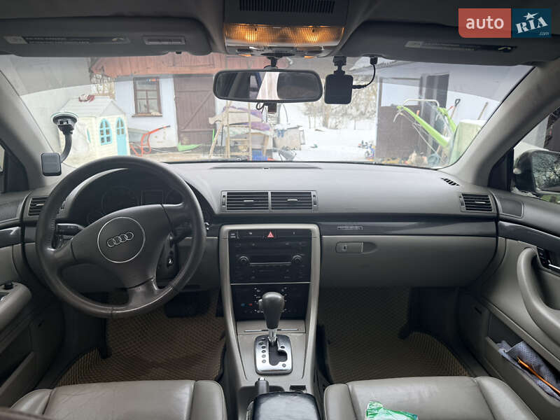 Седан Audi A4 2003 в Бару