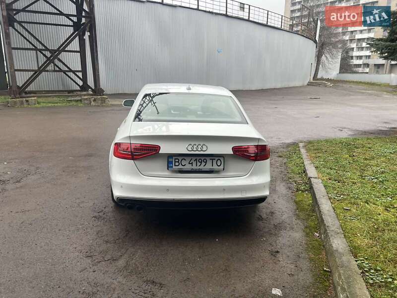 Седан Audi A4 2015 в Ковелі