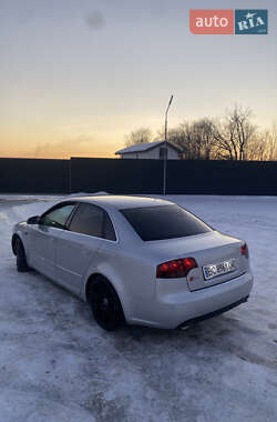 Седан Audi A4 2004 в Самборі