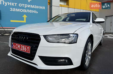 Седан Audi A4 2014 в Львове