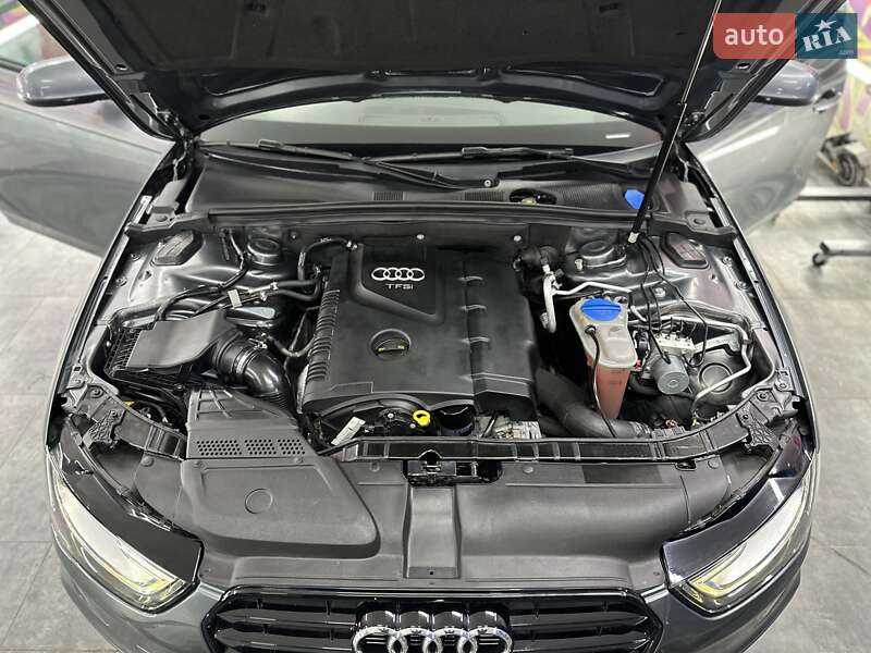 Седан Audi A4 2015 в Киеве