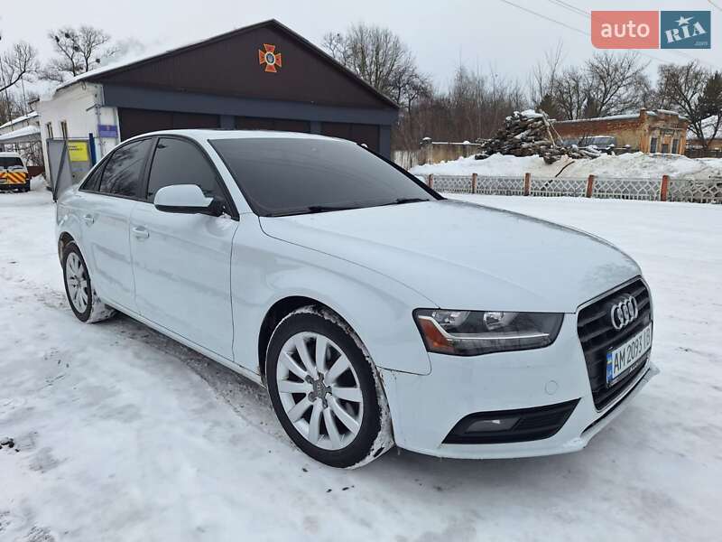 Седан Audi A4 2013 в Коростене