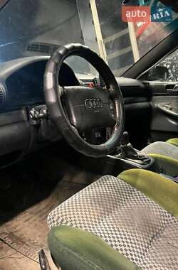 Седан Audi A4 1996 в Полтаве