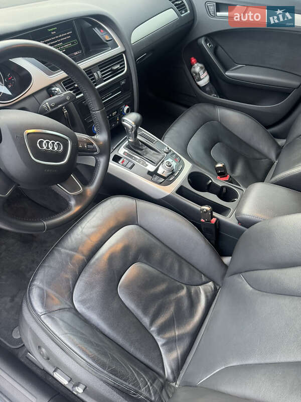 Седан Audi A4 2014 в Боровой