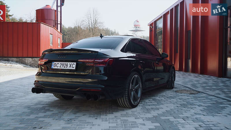 Седан Audi A4 2021 в Львове