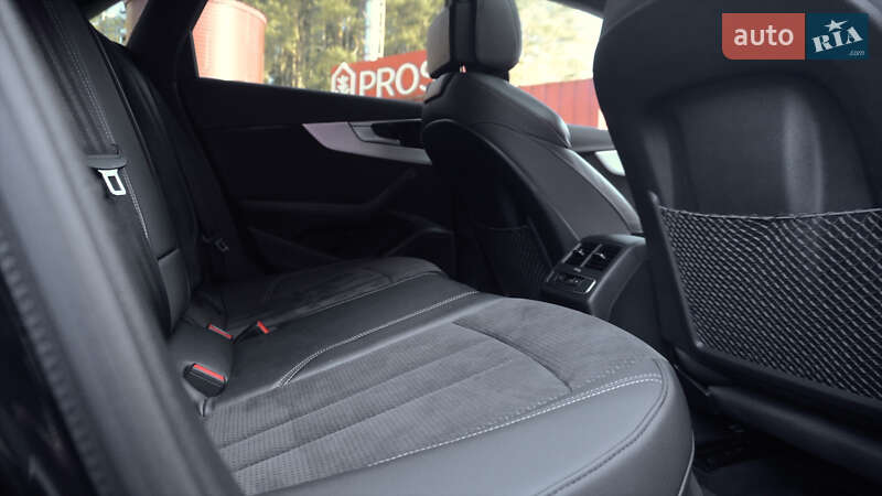 Седан Audi A4 2021 в Львове