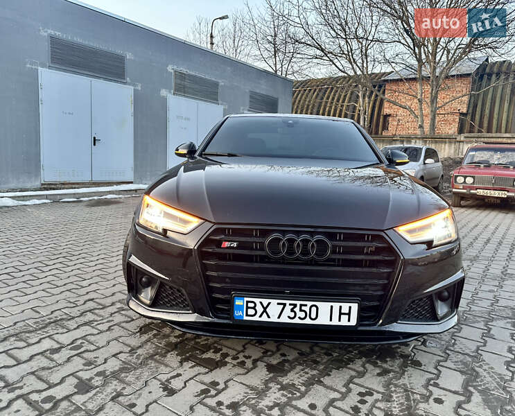 Audi A4 2019