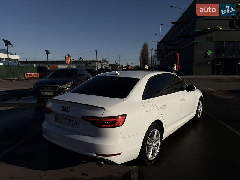 Седан Audi A4 2017 в Киеве