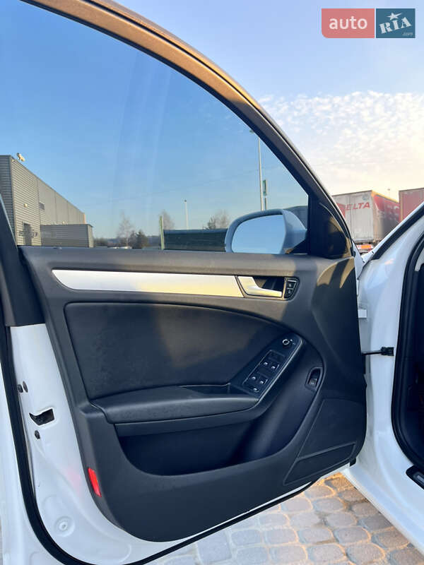 Седан Audi A4 2010 в Николаеве