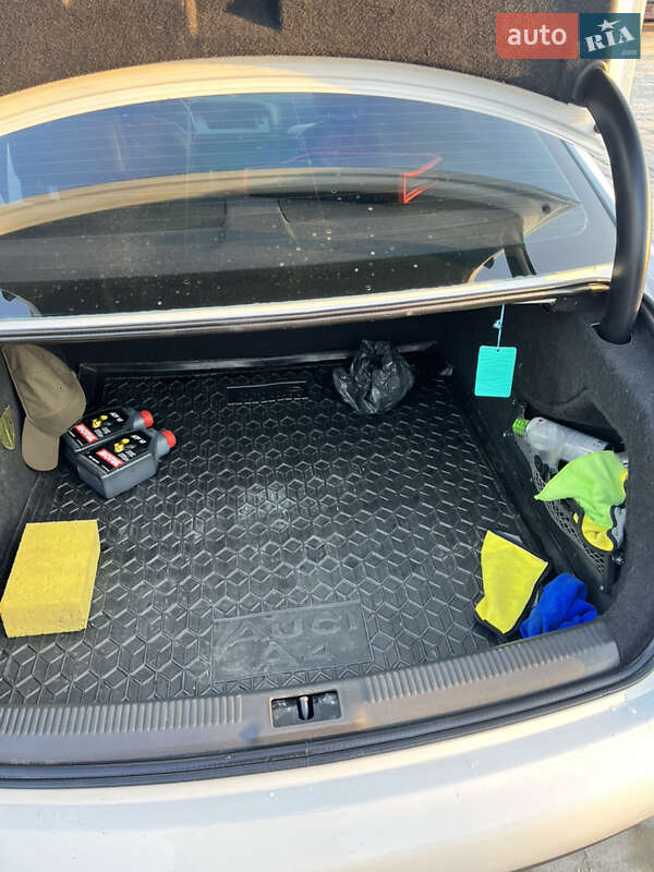 Седан Audi A4 2010 в Николаеве