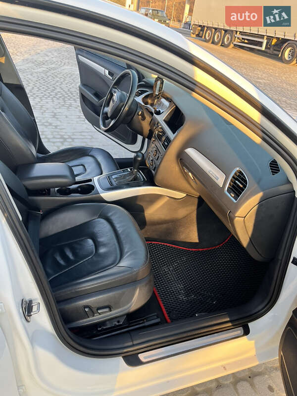 Седан Audi A4 2010 в Николаеве