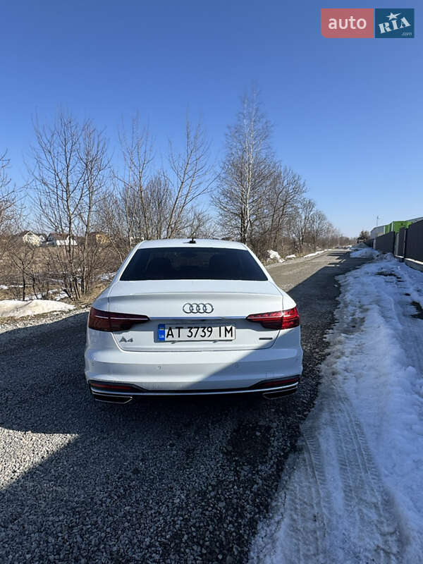 Седан Audi A4 2021 в Ивано-Франковске