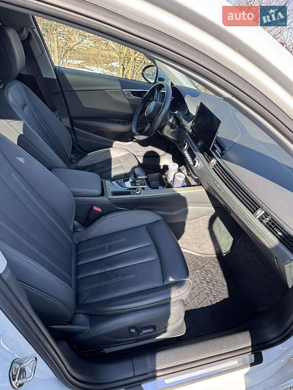 Седан Audi A4 2021 в Ивано-Франковске