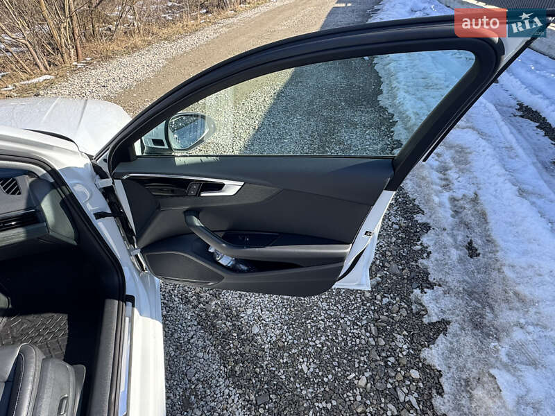 Седан Audi A4 2021 в Ивано-Франковске